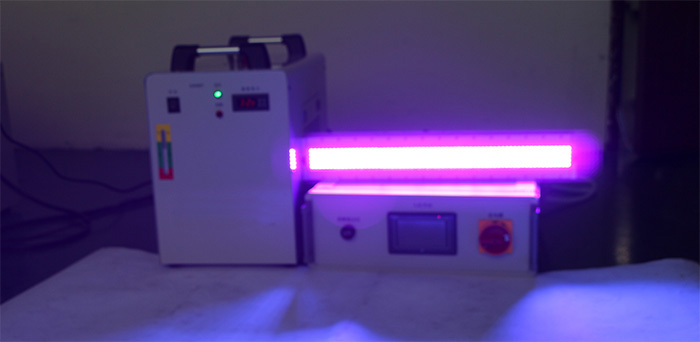 UV LED固化燈設(shè)備定制廠(chǎng)家分享選擇UV LED固化燈